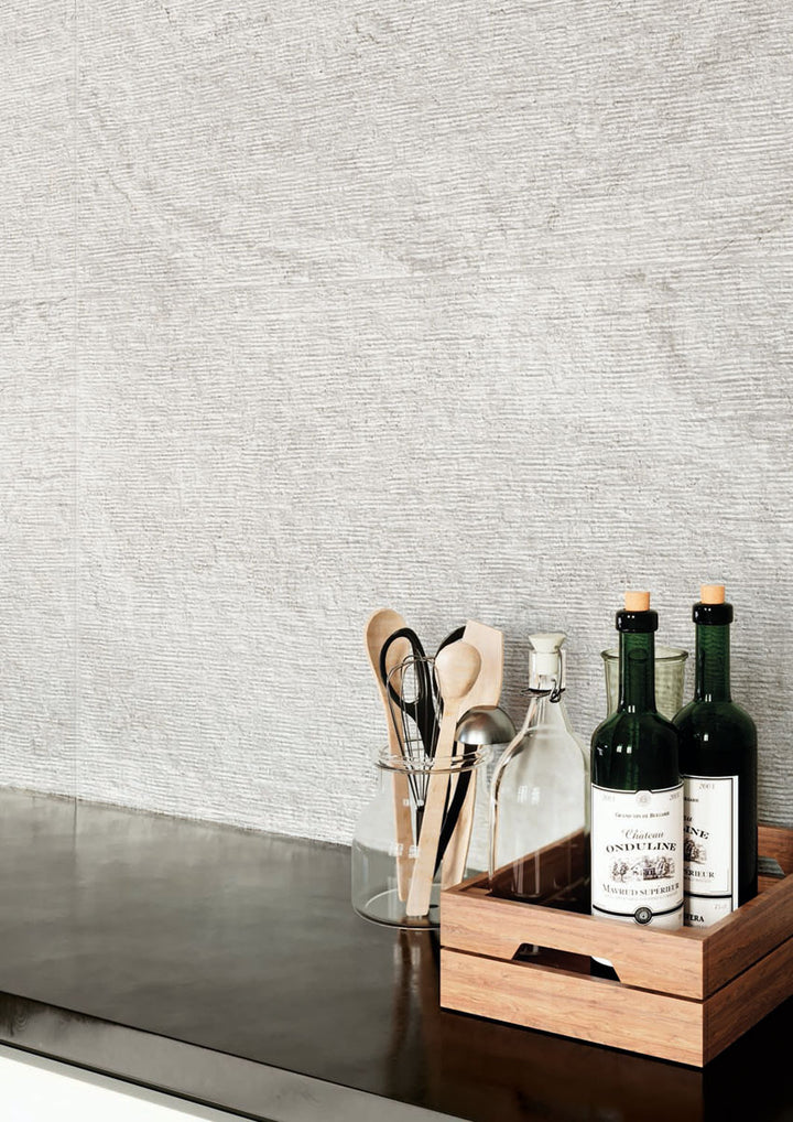 Proza | Travertine | Ruled Silver